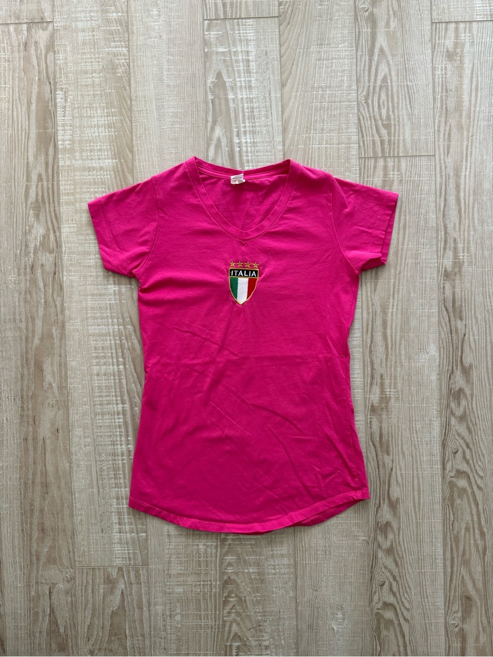 2000s Italia vneck tee